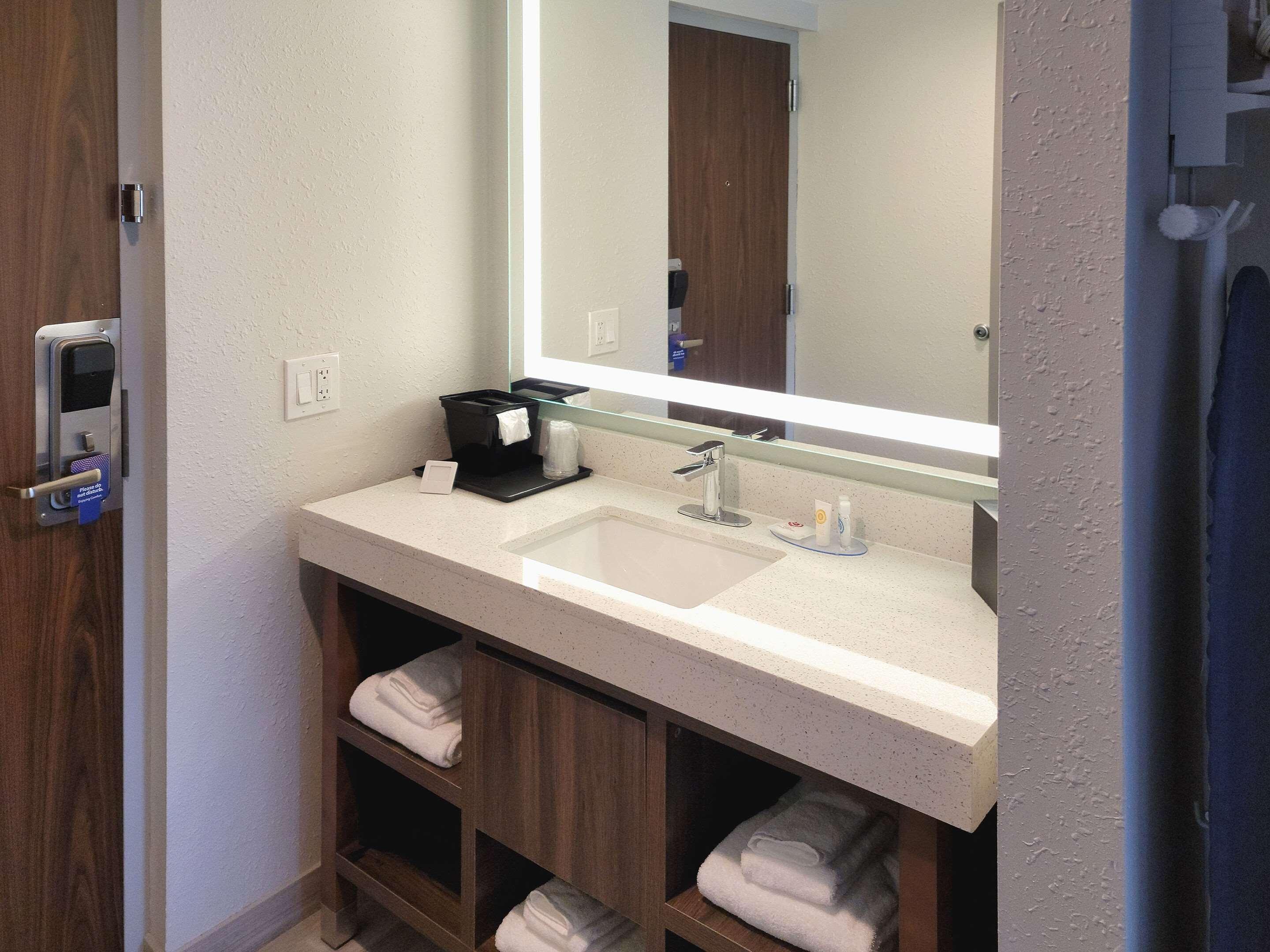 Comfort Inn & Suites Wyomissing-Reading Extérieur photo