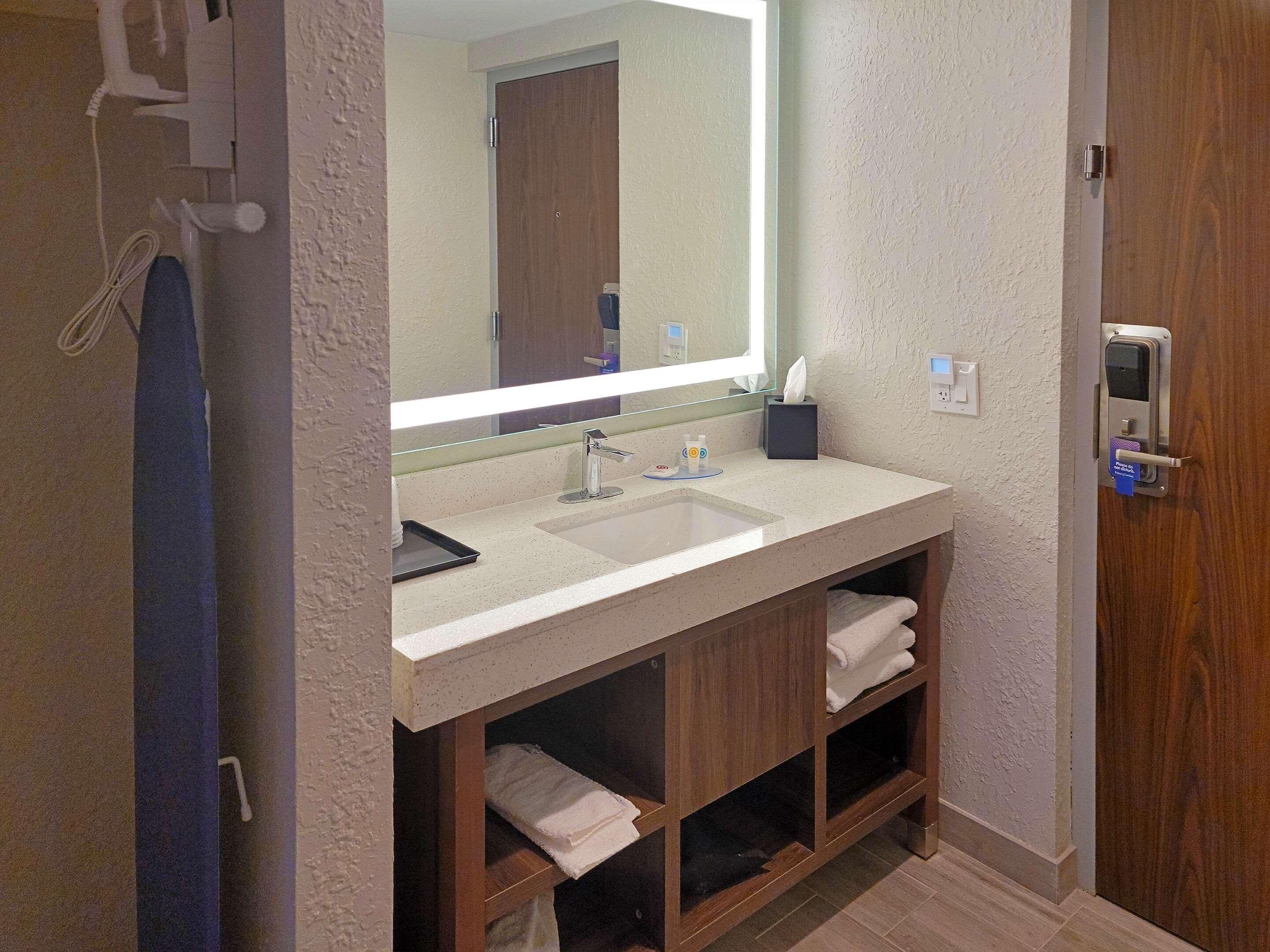 Comfort Inn & Suites Wyomissing-Reading Extérieur photo